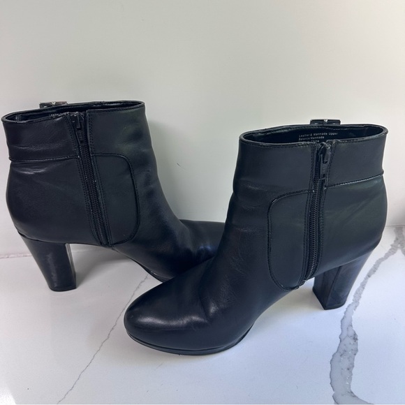 Giani Bernini Black Heeled Boots - Picture 6 of 13
